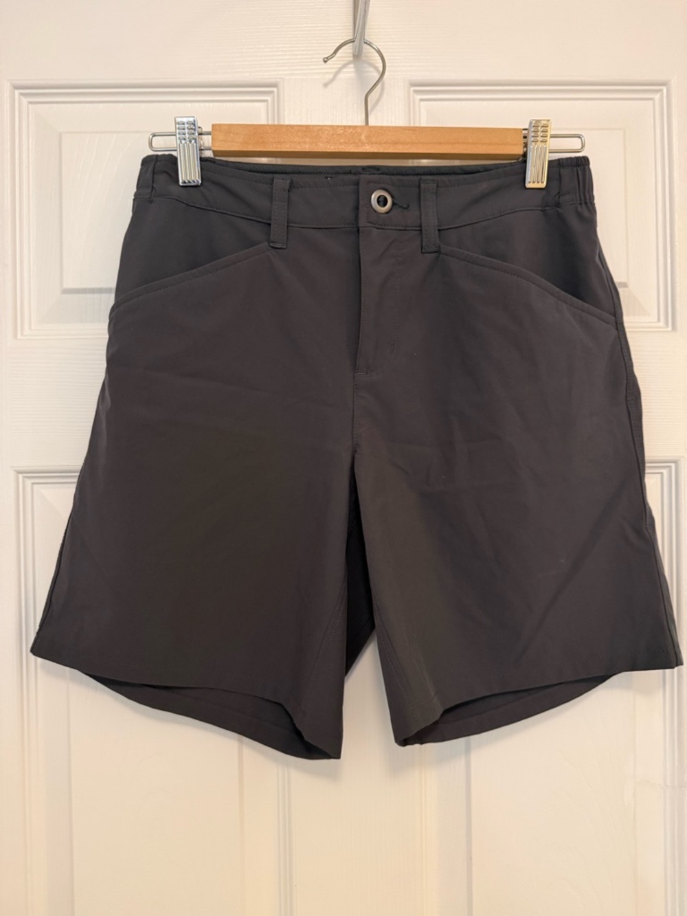 NWOT OOBE Women's Gray Lightweight Performance Hiking Shorts